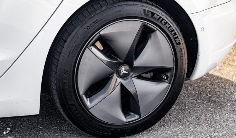 2018 Tesla Model 3 Long Range full