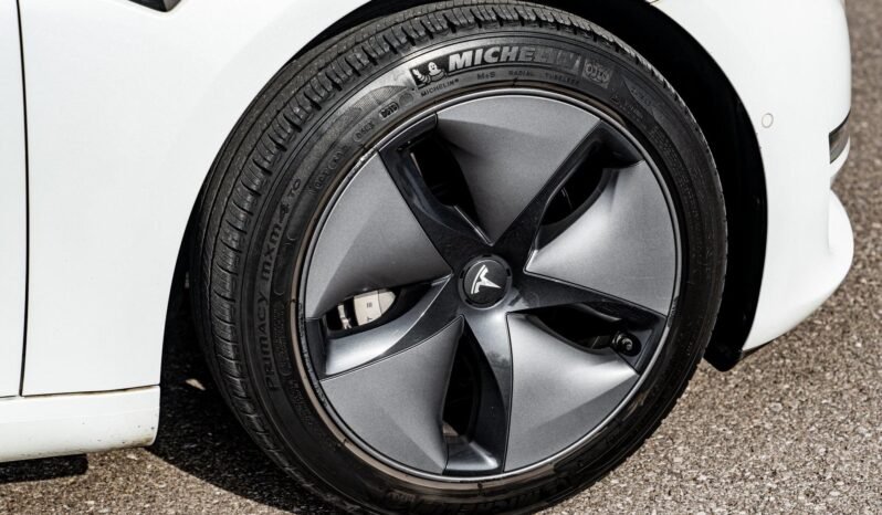 2018 Tesla Model 3 Long Range full