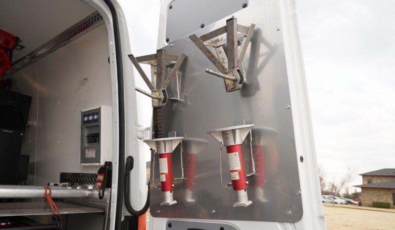 2020 Mercedes-Benz Sprinter 2500 full